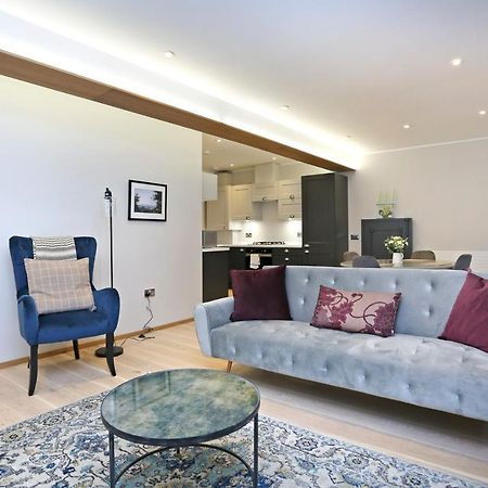 Joivy Refurbished Home On The Royal Mile 爱丁堡 外观 照片