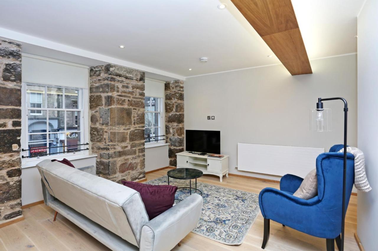 Joivy Refurbished Home On The Royal Mile 爱丁堡 外观 照片