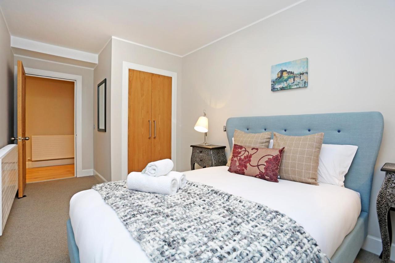 Joivy Refurbished Home On The Royal Mile 爱丁堡 外观 照片