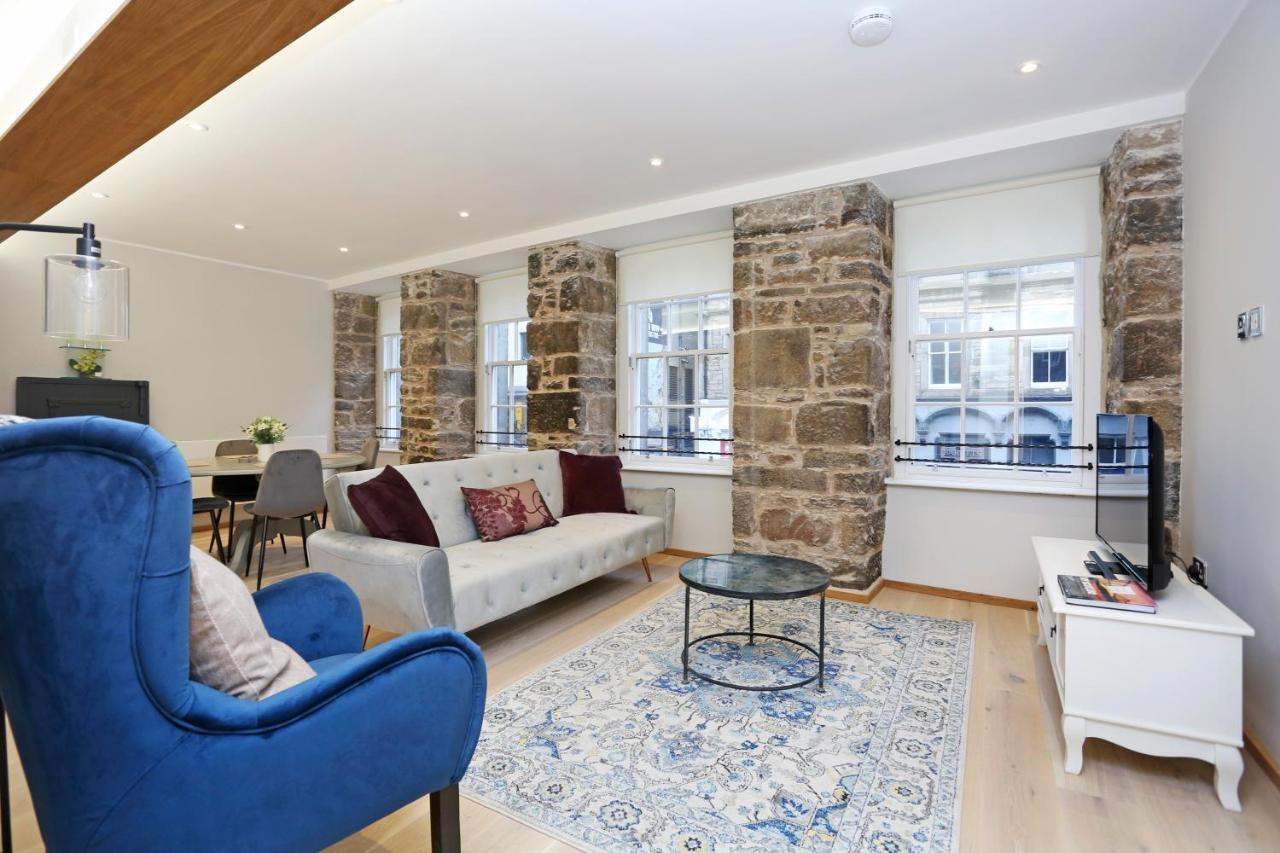 Joivy Refurbished Home On The Royal Mile 爱丁堡 外观 照片