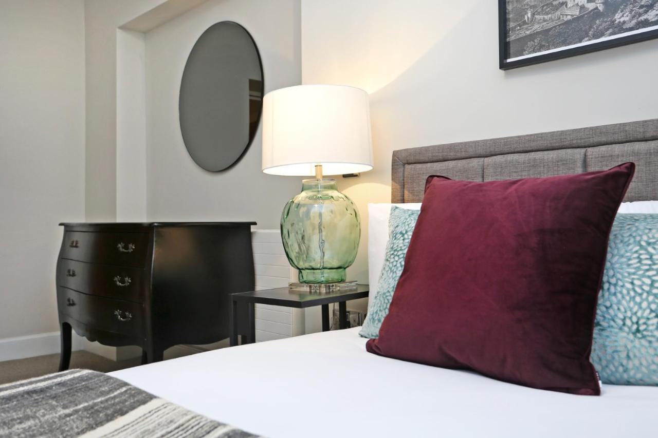 Joivy Refurbished Home On The Royal Mile 爱丁堡 外观 照片