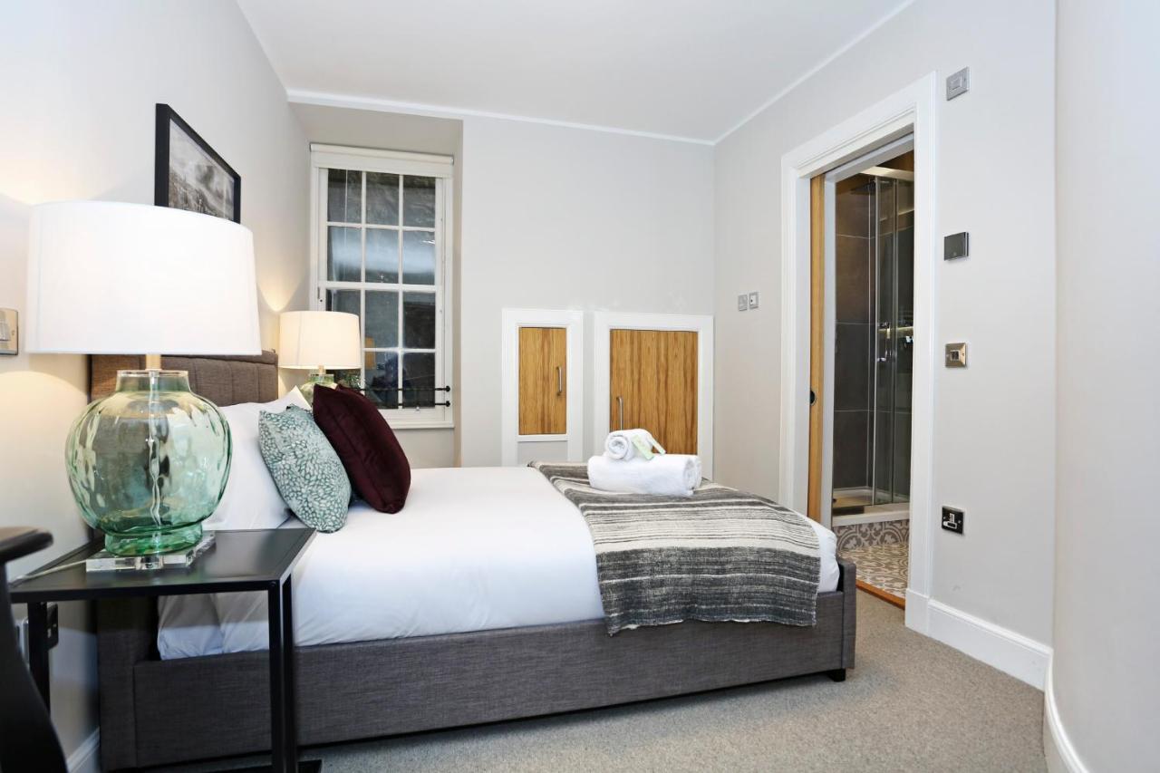 Joivy Refurbished Home On The Royal Mile 爱丁堡 外观 照片
