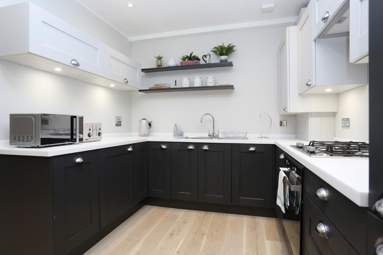 Joivy Refurbished Home On The Royal Mile 爱丁堡 外观 照片